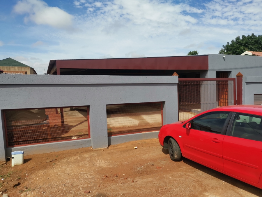5 Bedroom Property for Sale in Soshanguve M Gauteng