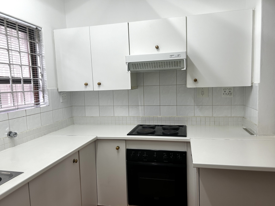 1 Bedroom Property for Sale in Oaklands Gauteng