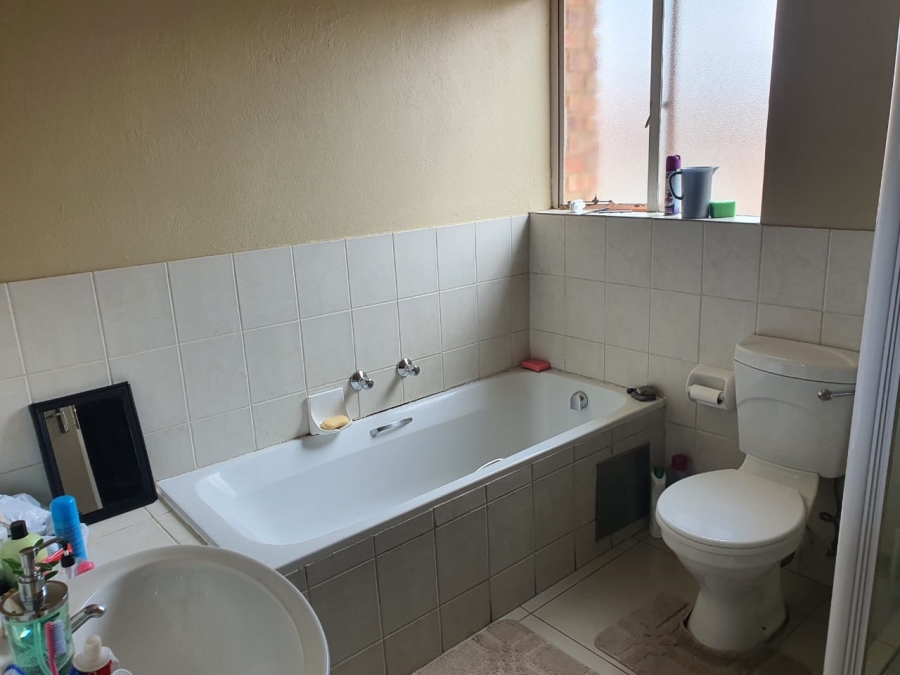 2 Bedroom Property for Sale in Birchleigh Gauteng