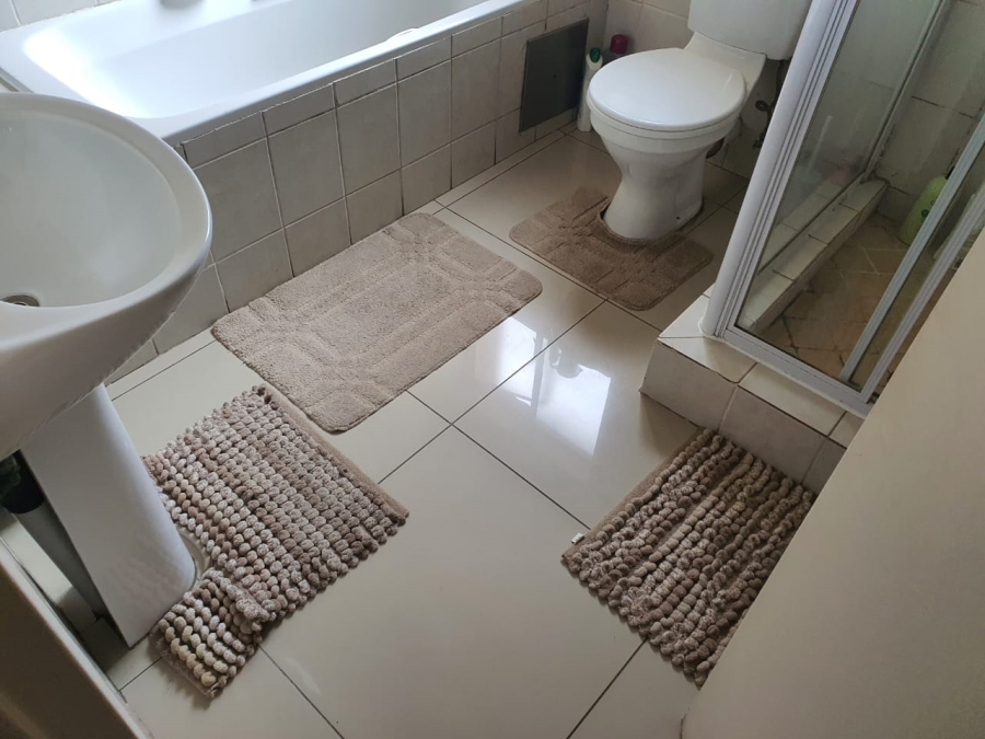 2 Bedroom Property for Sale in Birchleigh Gauteng