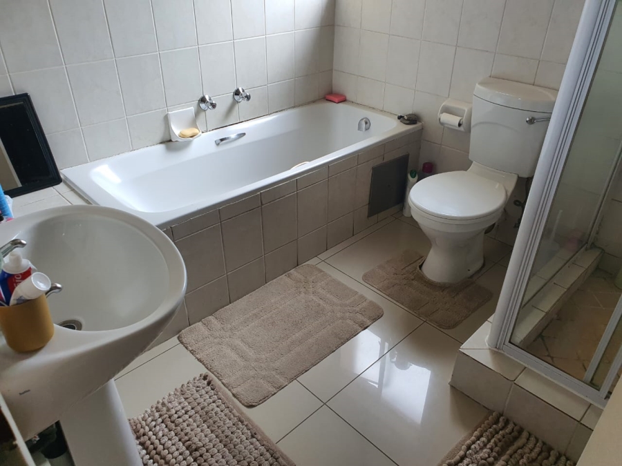 2 Bedroom Property for Sale in Birchleigh Gauteng