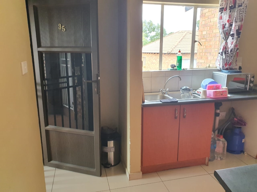 2 Bedroom Property for Sale in Birchleigh Gauteng