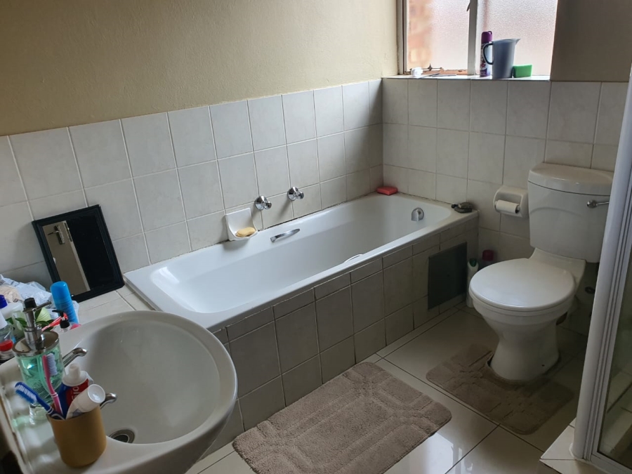 2 Bedroom Property for Sale in Birchleigh Gauteng