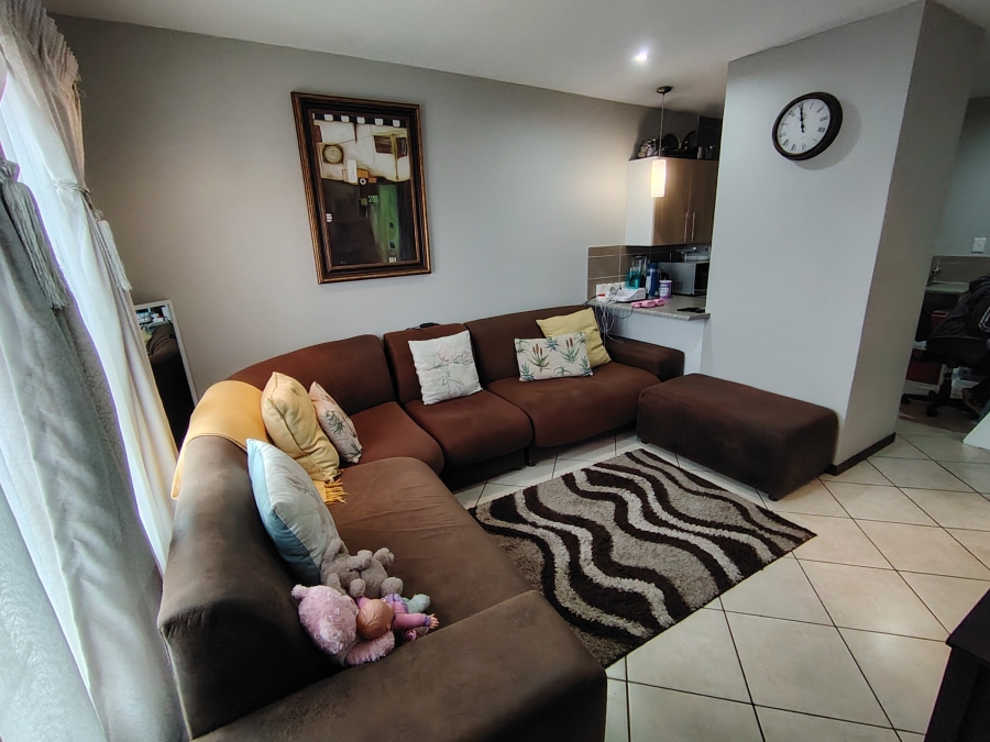 2 Bedroom Property for Sale in Monavoni Gauteng