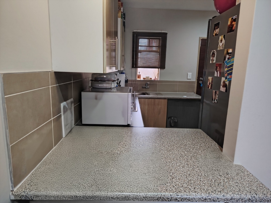 2 Bedroom Property for Sale in Monavoni Gauteng