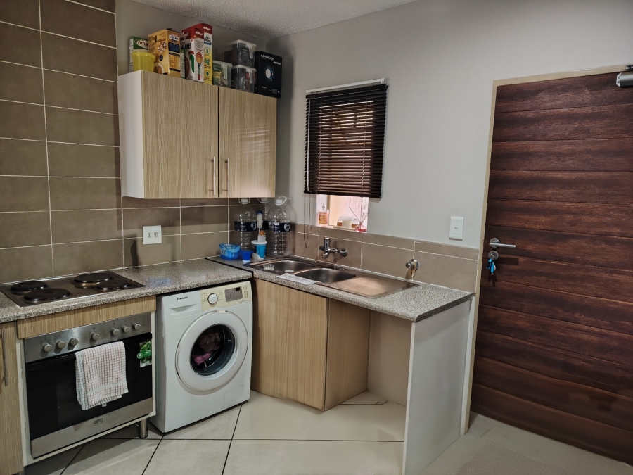 2 Bedroom Property for Sale in Monavoni Gauteng