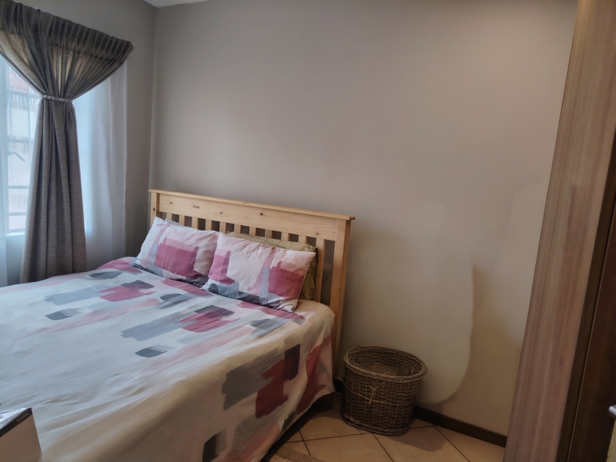 2 Bedroom Property for Sale in Monavoni Gauteng
