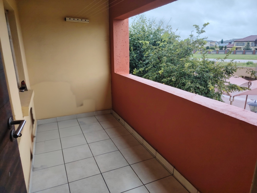 2 Bedroom Property for Sale in Monavoni Gauteng