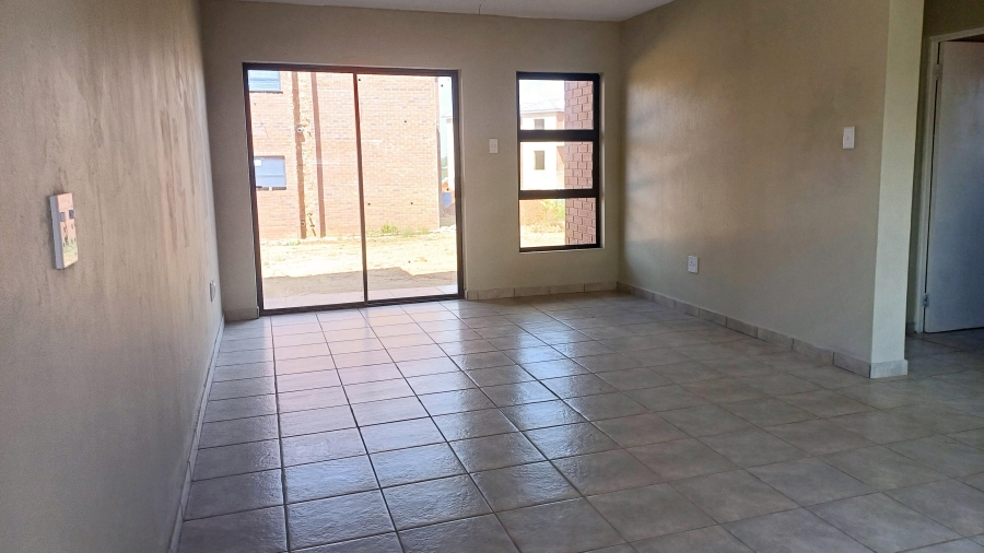 To Let 2 Bedroom Property for Rent in Kookrus Gauteng
