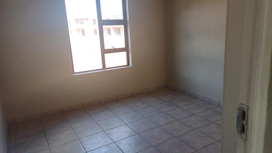 To Let 2 Bedroom Property for Rent in Kookrus Gauteng