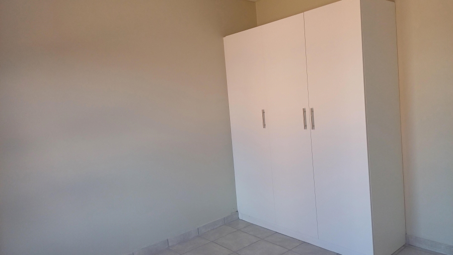To Let 2 Bedroom Property for Rent in Kookrus Gauteng