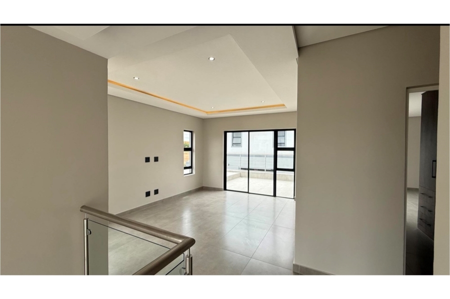4 Bedroom Property for Sale in Blue Valley Golf Estate Gauteng