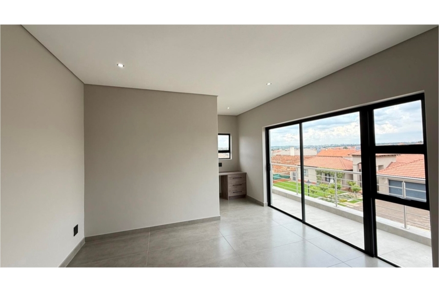 4 Bedroom Property for Sale in Blue Valley Golf Estate Gauteng