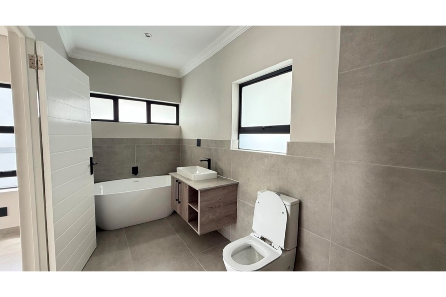 4 Bedroom Property for Sale in Blue Valley Golf Estate Gauteng