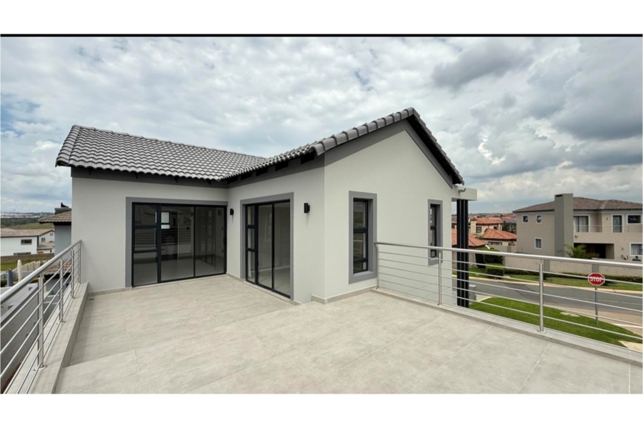 4 Bedroom Property for Sale in Blue Valley Golf Estate Gauteng
