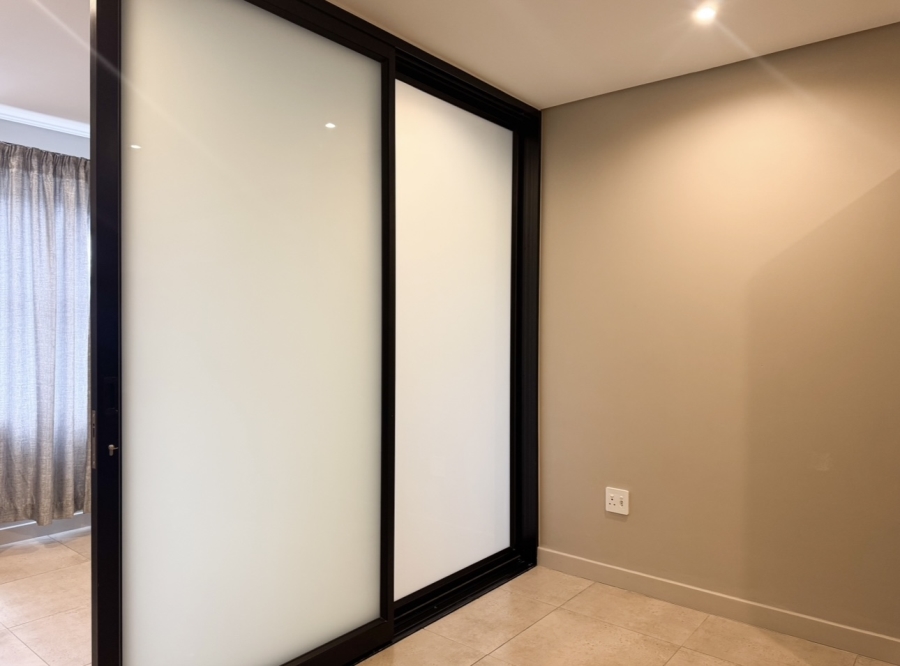 To Let 1 Bedroom Property for Rent in Sandown Gauteng