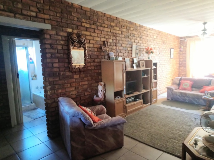 2 Bedroom Property for Sale in Pretoria North Gauteng