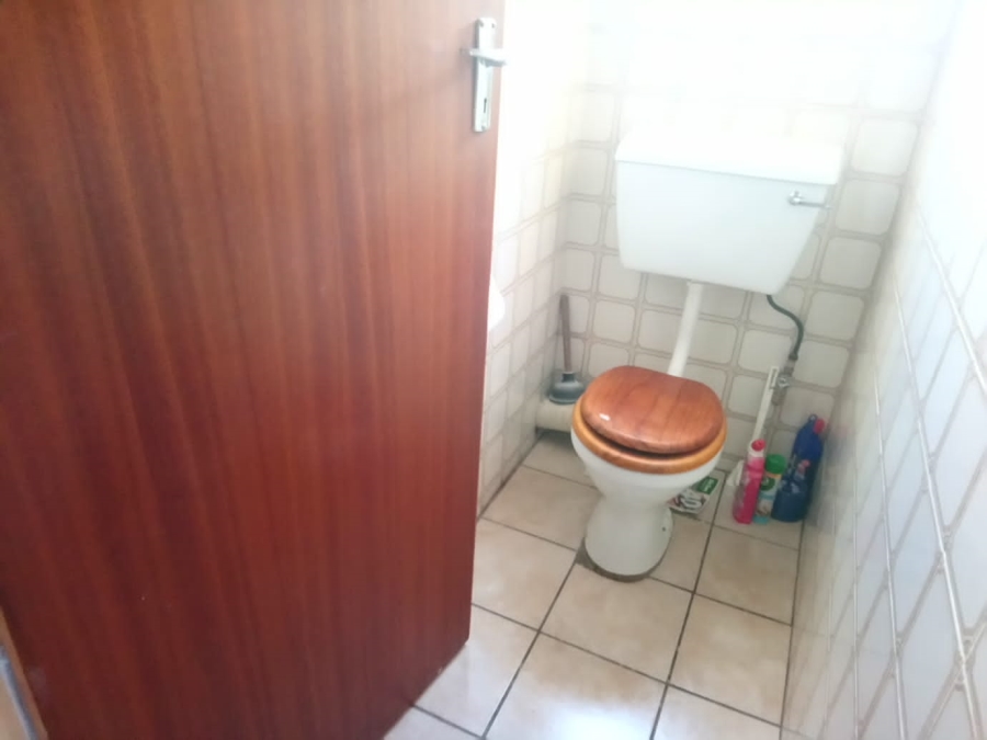 2 Bedroom Property for Sale in Pretoria North Gauteng