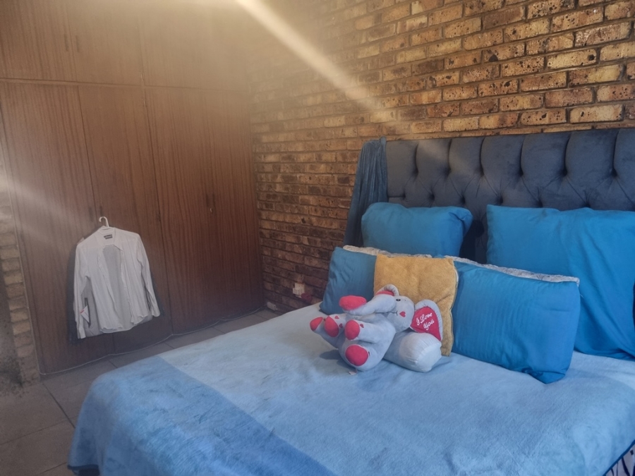 2 Bedroom Property for Sale in Pretoria North Gauteng