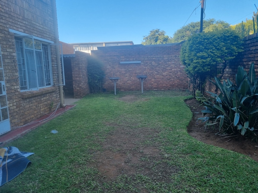 2 Bedroom Property for Sale in Pretoria North Gauteng