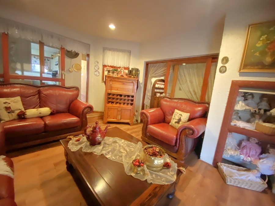 2 Bedroom Property for Sale in Noordheuwel Gauteng