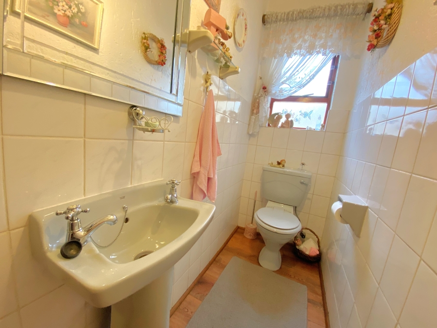 2 Bedroom Property for Sale in Noordheuwel Gauteng