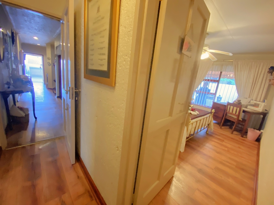 2 Bedroom Property for Sale in Noordheuwel Gauteng