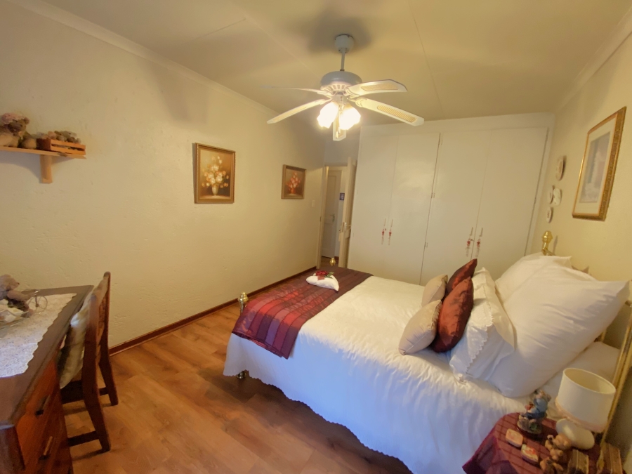 2 Bedroom Property for Sale in Noordheuwel Gauteng