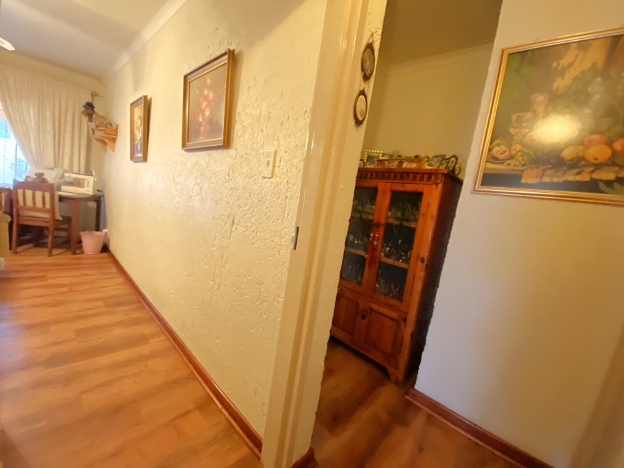 2 Bedroom Property for Sale in Noordheuwel Gauteng