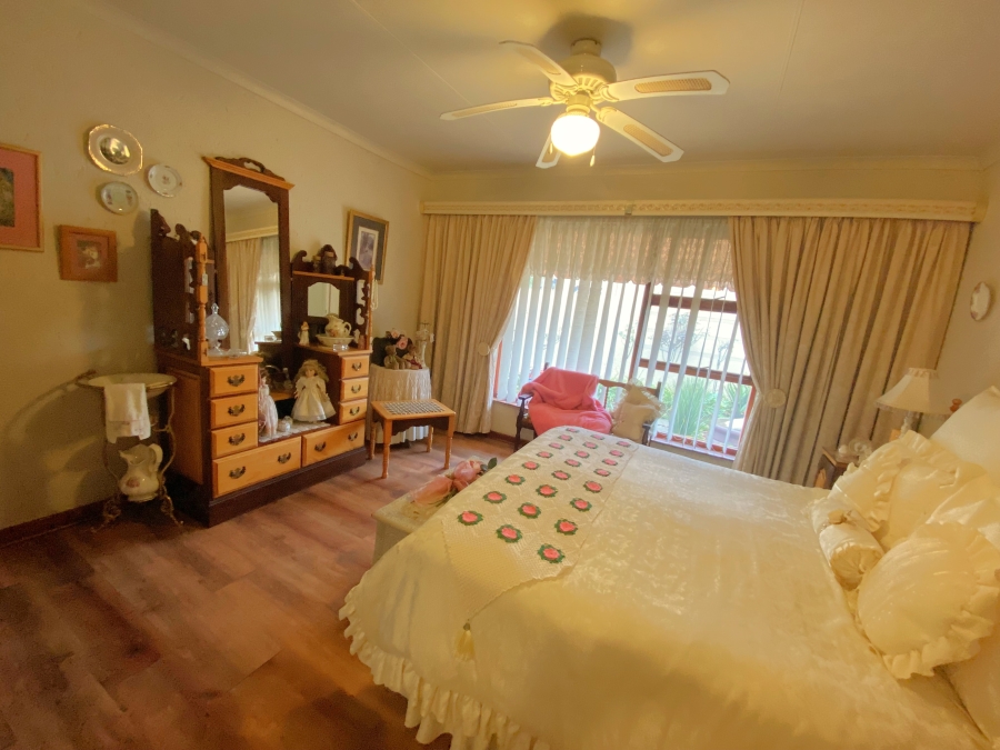 2 Bedroom Property for Sale in Noordheuwel Gauteng