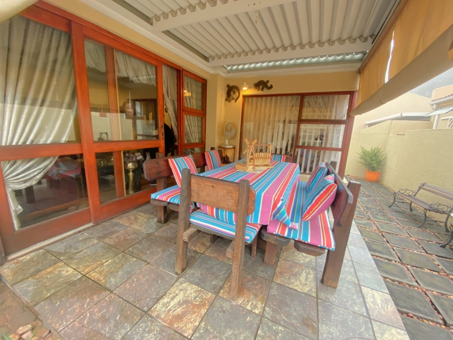 2 Bedroom Property for Sale in Noordheuwel Gauteng