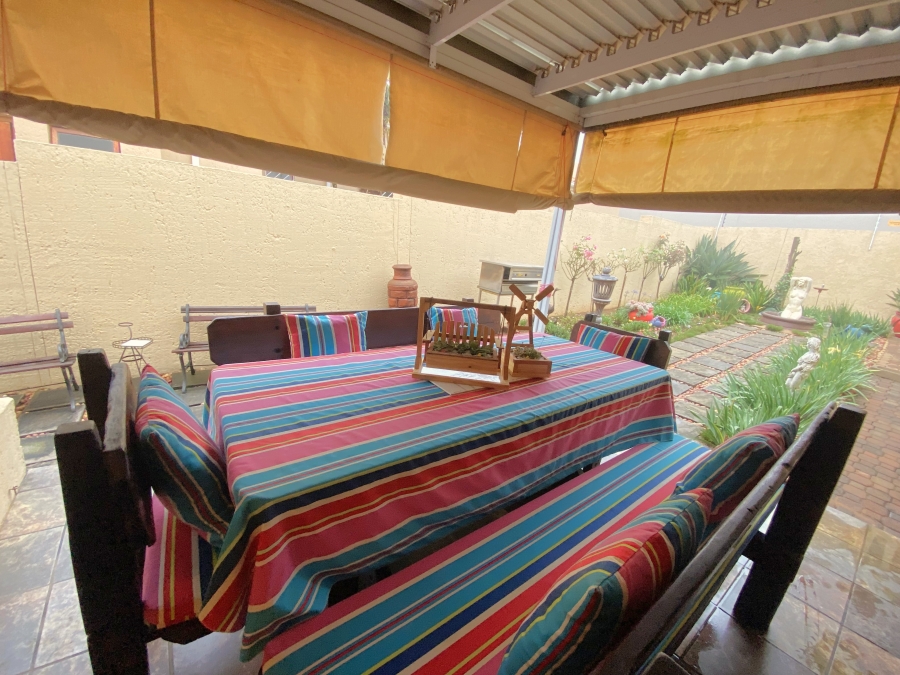 2 Bedroom Property for Sale in Noordheuwel Gauteng