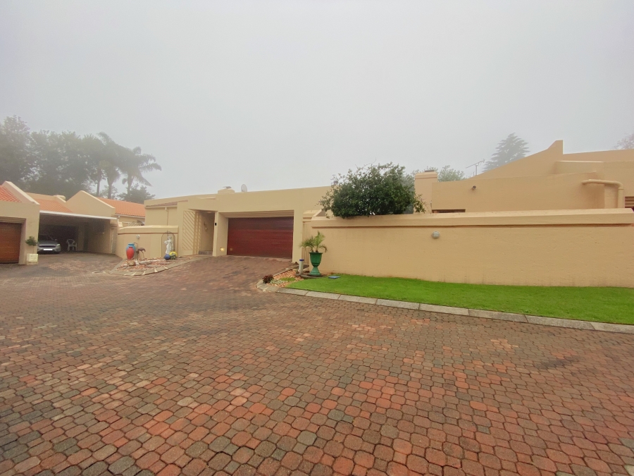 2 Bedroom Property for Sale in Noordheuwel Gauteng