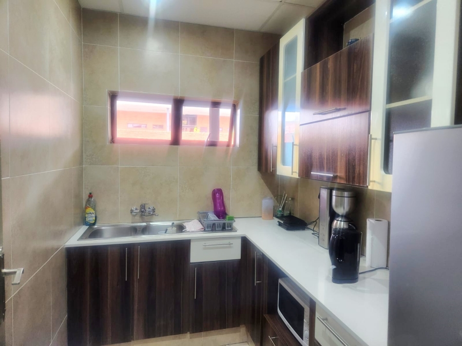 To Let commercial Property for Rent in Die Hoewes Gauteng