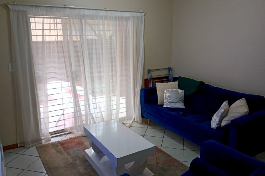 2 Bedroom Property for Sale in Die Hoewes Gauteng