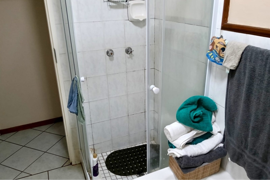 2 Bedroom Property for Sale in Die Hoewes Gauteng