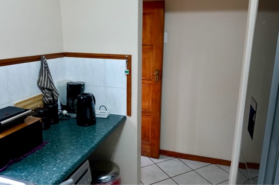 2 Bedroom Property for Sale in Die Hoewes Gauteng