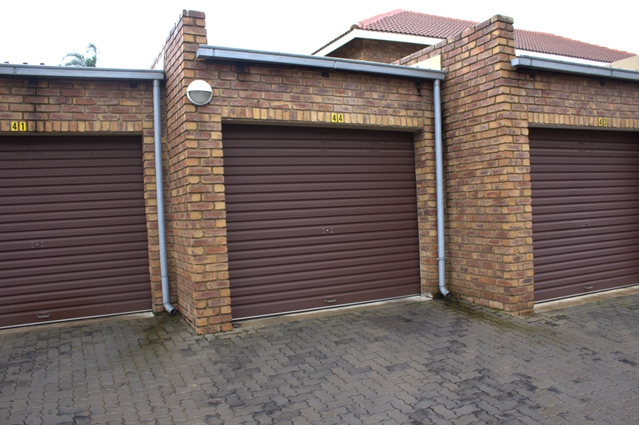 2 Bedroom Property for Sale in Birchleigh Gauteng