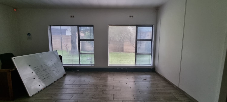 Commercial Property for Sale in Anderbolt Gauteng