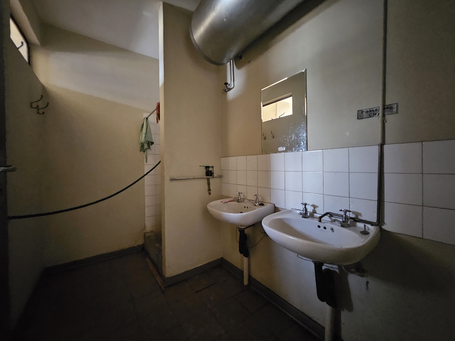To Let commercial Property for Rent in Rosslyn Gauteng