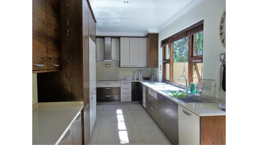 7 Bedroom Property for Sale in Saddlebrook Estate Gauteng