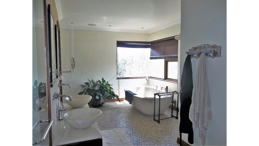 7 Bedroom Property for Sale in Saddlebrook Estate Gauteng