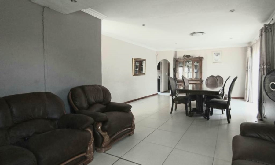 4 Bedroom Property for Sale in The Orchards Gauteng
