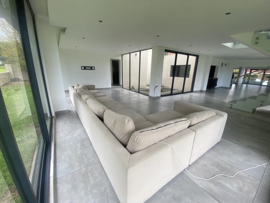 6 Bedroom Property for Sale in Copperleaf Estate Gauteng