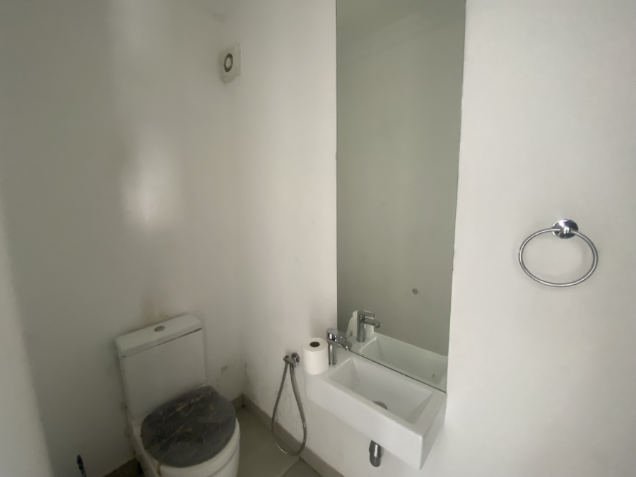 6 Bedroom Property for Sale in Copperleaf Estate Gauteng