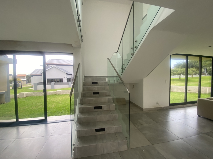 6 Bedroom Property for Sale in Copperleaf Estate Gauteng