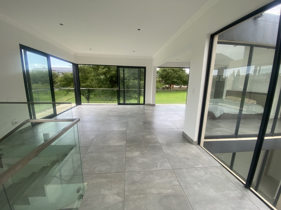 6 Bedroom Property for Sale in Copperleaf Estate Gauteng