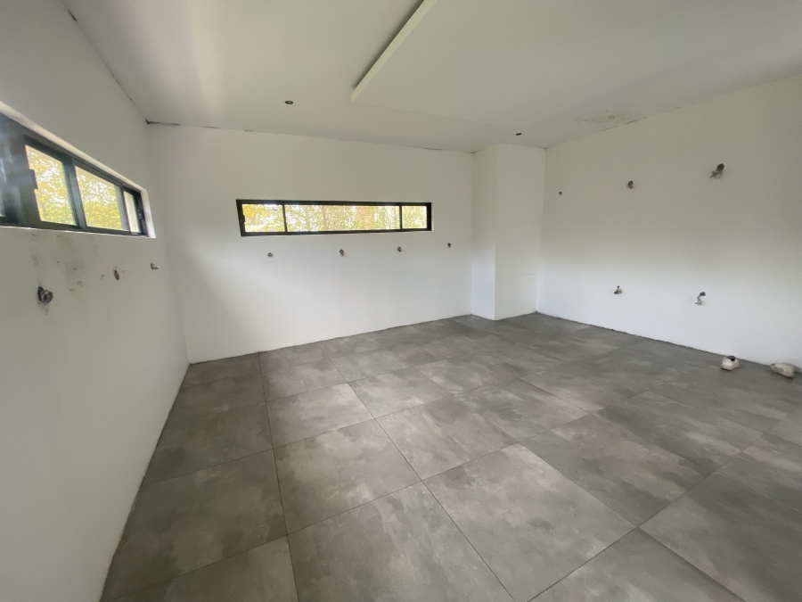 6 Bedroom Property for Sale in Copperleaf Estate Gauteng
