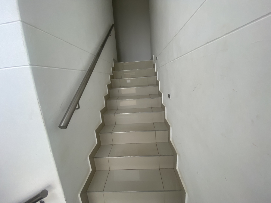 6 Bedroom Property for Sale in Copperleaf Estate Gauteng