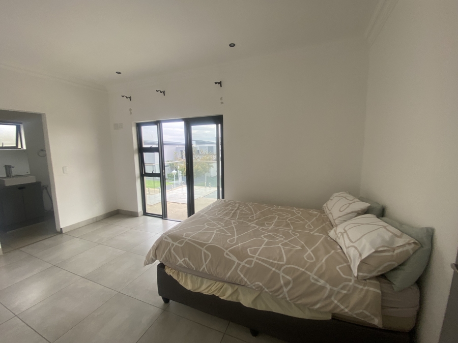 6 Bedroom Property for Sale in Copperleaf Estate Gauteng